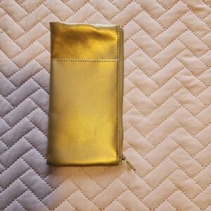 Notebook pouch with elastic